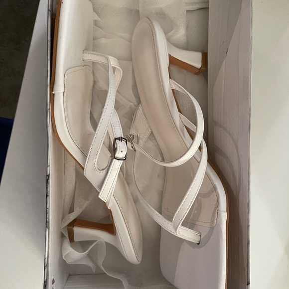 Brand new sandals never worn. - Picture 3 of 3